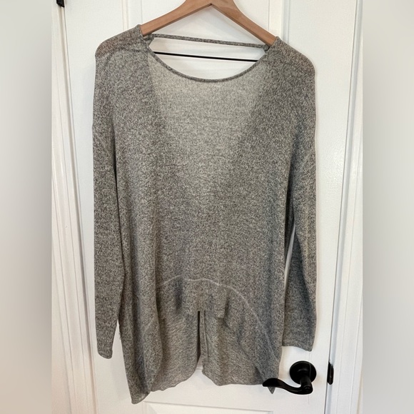 Express, oversized relaxed fit, reversible sweater - Picture 4 of 4
